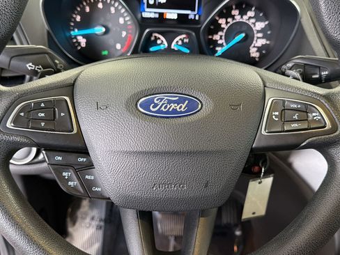 Used 2017 Ford Escape SE FWD image 10
