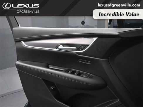 Used 2017 Cadillac XT5 Luxury w/ Driver Awareness Package image 21