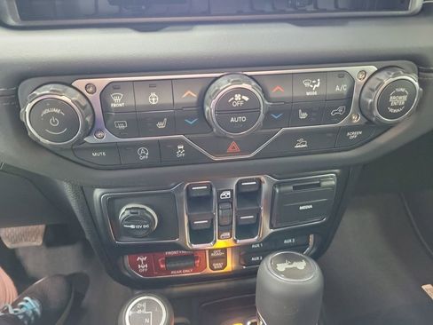 New 2026 Jeep Wrangler Unlimited Rubicon image 17