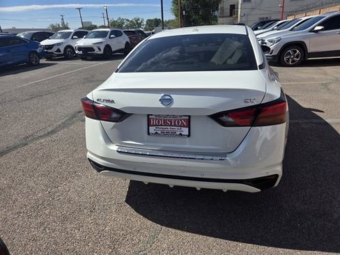 Used 2021 Nissan Altima 2.5 SV FWD image 2