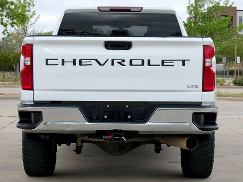 Used 2020 Chevrolet Silverado 2500 LTZ AWD/4WD image 16