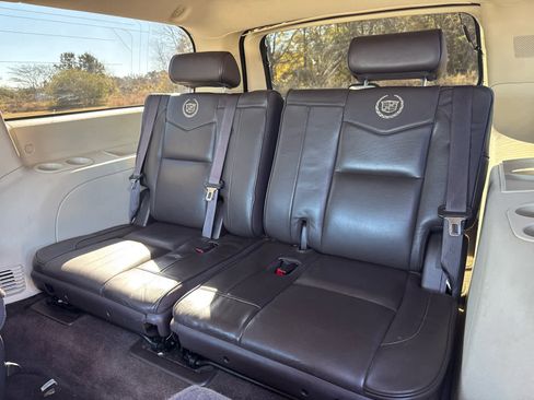 Used 2014 Cadillac Escalade ESV Platinum image 18