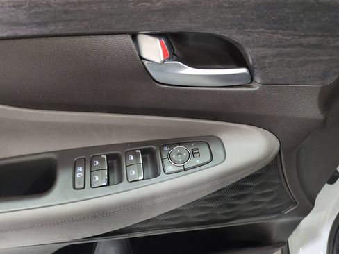 Used 2019 Hyundai Santa Fe SE AWD/4WD image 16