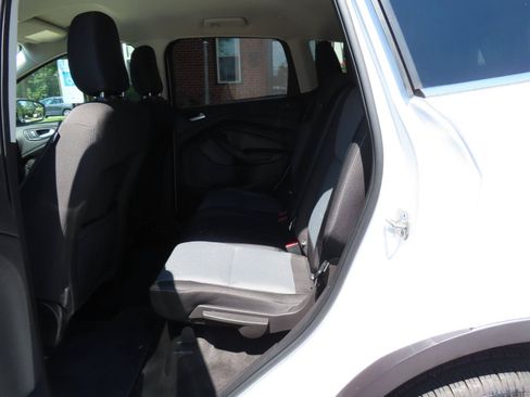 Used 2018 Ford Escape SE FWD image 17