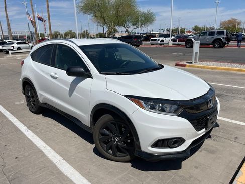 Used 2021 Honda HR-V Sport image 3