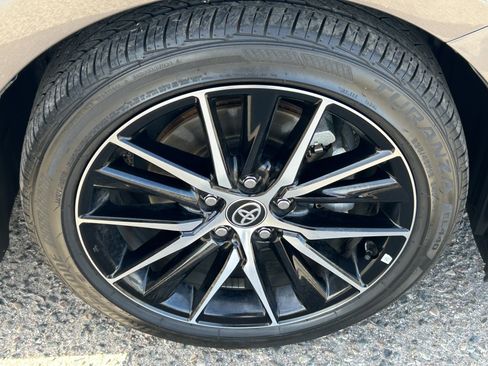 Used 2024 Toyota Camry SE w/ Audio Upgrade Package image 8
