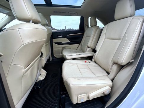 Used 2017 Toyota Highlander Limited Platinum image 20