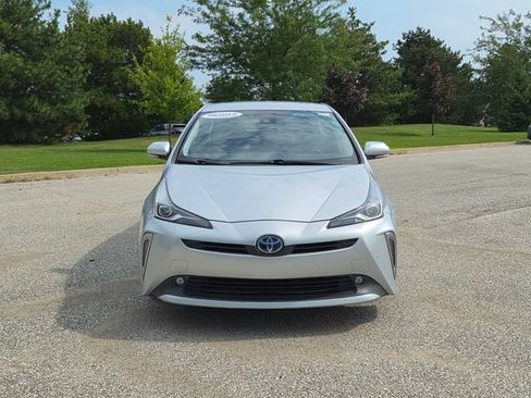 Used 2022 Toyota Prius LE AWD/4WD image 2
