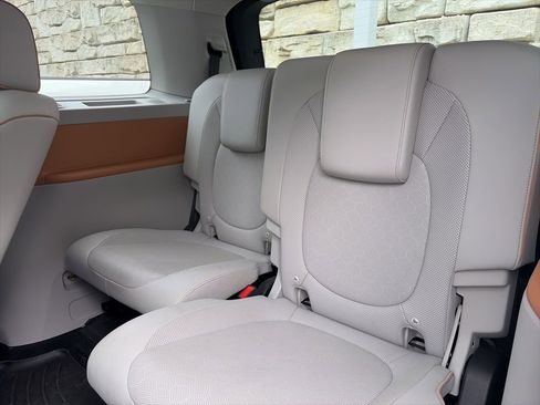 Used 2025 Volkswagen ID. Buzz 1st Edition image 23