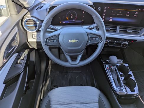 New 2026 Chevrolet Trax LT image 4