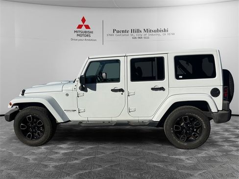 Used 2018 Jeep Wrangler Unlimited Sahara image 8