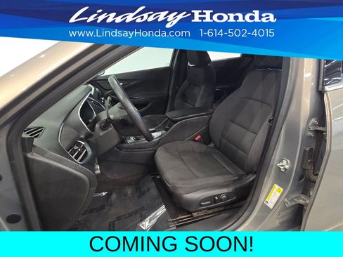 Used 2017 Chevrolet Malibu LT FWD image 11