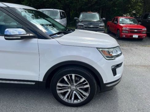 Used 2018 Ford Explorer Platinum AWD/4WD image 4