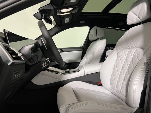 New 2026 BMW X6 M60i w/ Executive Package image 5