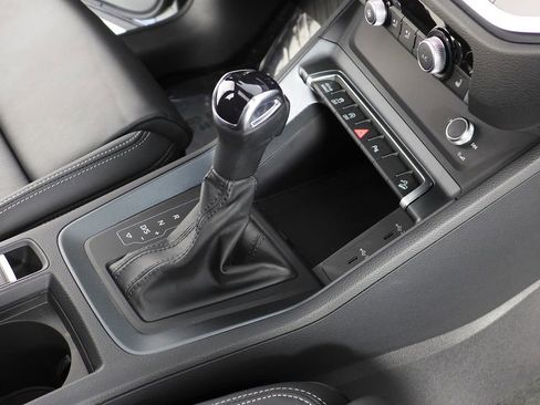 Used 2025 Audi Q3 2.0T Premium w/ Black Optic Sport Package image 15