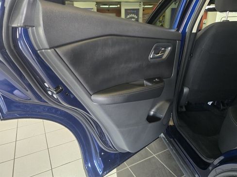 Used 2026 Nissan Rogue SV AWD/4WD image 10