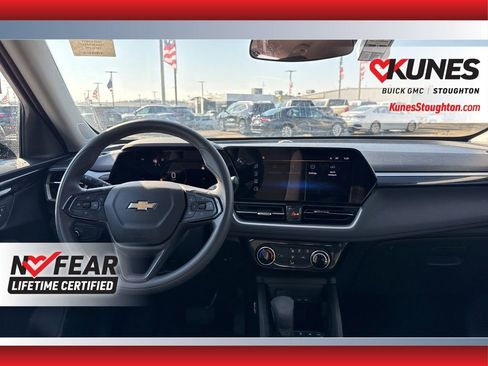 Used 2025 Chevrolet TrailBlazer LT w/ Driver Confidence Package image 38