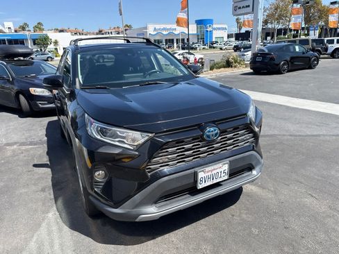 Used 2021 Toyota RAV4 Limited AWD/4WD image 7