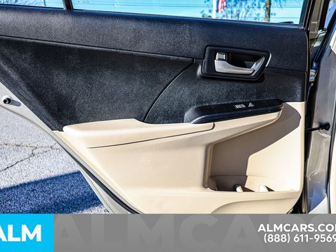 Used 2014 Toyota Camry LE image 46