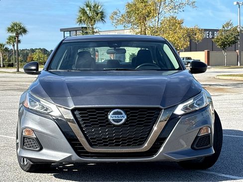 Used 2022 Nissan Altima 2.5 SR image 2