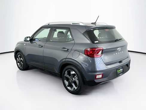 Used 2025 Hyundai Venue SEL FWD image 5