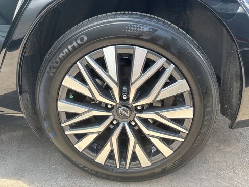 Used 2024 Nissan Altima 2.5 SV FWD image 25
