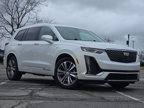 Used 2020 Cadillac XT6 Premium Luxury image 2