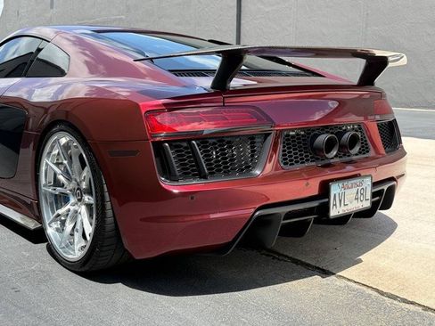 Used 2017 Audi R8 V10 w/ Carbon Exterior Package AWD/4WD image 29