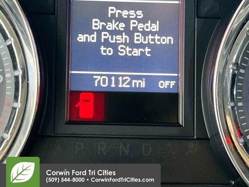 Used 2016 Chrysler Town & Country Touring w/ Driver Convenience Group image 2