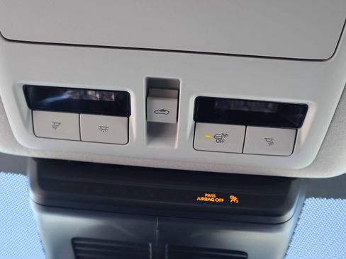 Used 2025 MAZDA MAZDA3 s image 24