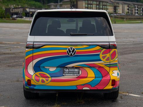 Used 2025 Volkswagen ID. Buzz Pro S RWD image 8