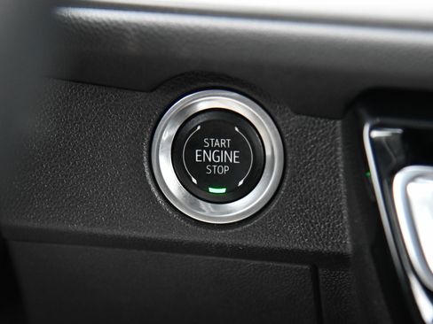 Used 2024 Chevrolet Traverse LT image 35