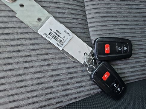 Used 2022 Toyota 4Runner SR5 AWD/4WD image 22