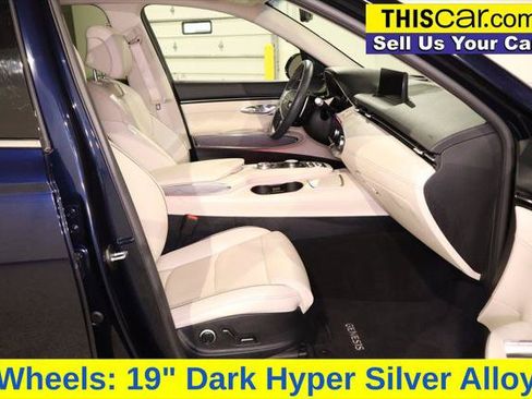 Used 2024 Genesis GV70 2.5T w/ Advanced Package AWD/4WD image 31
