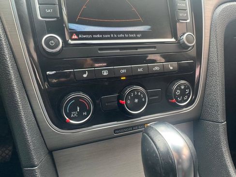 Used 2014 Volkswagen Passat 2.5 SE image 32