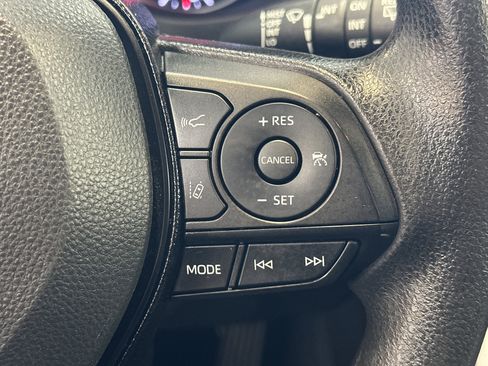 Used 2021 Toyota RAV4 XLE image 31