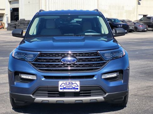 Used 2020 Ford Explorer XLT w/ Equipment Group 202A image 2