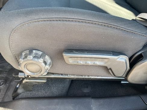 Used 2023 Jeep Gladiator Sport image 13