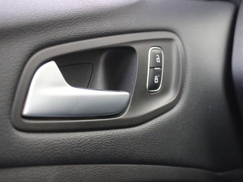 Used 2018 Ford Escape SE FWD image 6