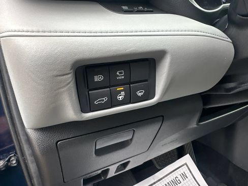 Used 2021 Toyota Highlander Limited AWD/4WD image 16