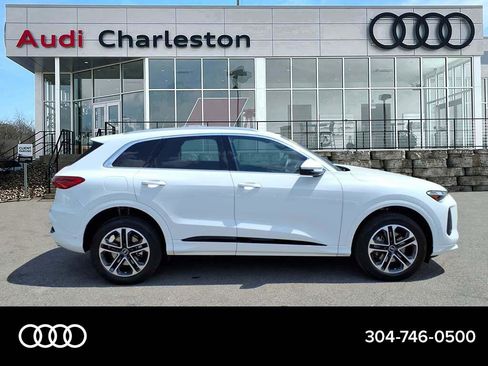 Certified 2025 Audi Q5 Premium w/ Convenience Package AWD/4WD image 2