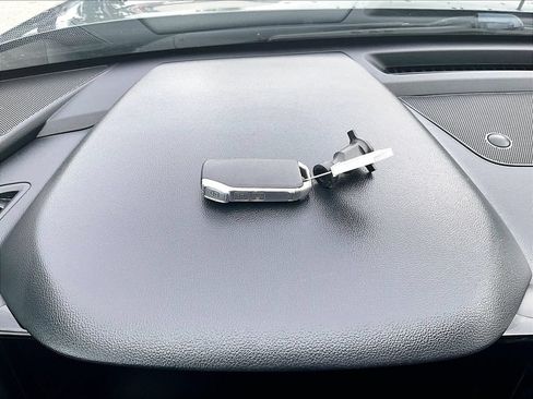 Used 2021 Kia Sorento S w/ Panoramic Sunroof Package FWD image 12