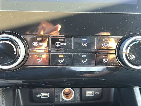 Used 2022 Hyundai Santa Cruz SEL image 25