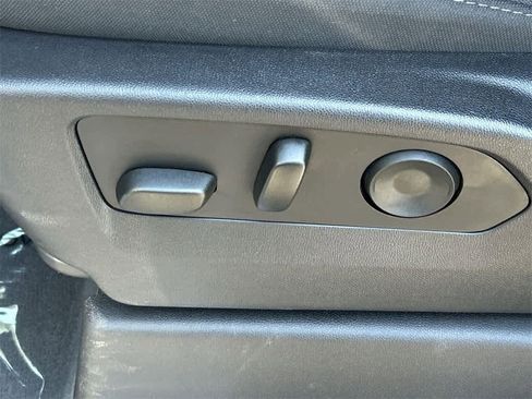 Used 2023 GMC Sierra 1500 Elevation image 34