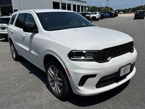 Used 2025 Dodge Durango GT AWD/4WD image 3
