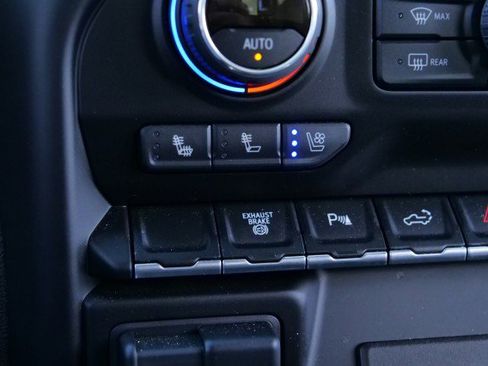 Used 2022 Chevrolet Silverado 2500 High Country w/ Z71 Off-Road Package image 16