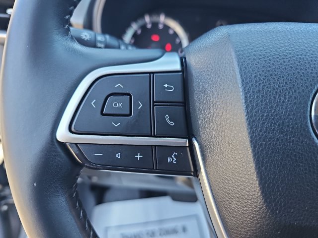 Used 2022 Toyota Highlander LE FWD image 20