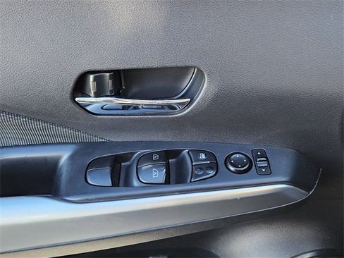 Used 2020 Nissan Kicks SV image 29