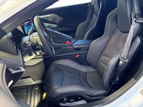 Used 2025 Chevrolet Corvette Stingray Preferred Conv w/ 2LT image 18