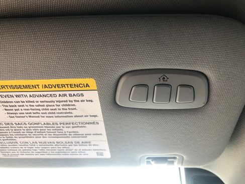 Used 2023 Ford Explorer Limited image 24